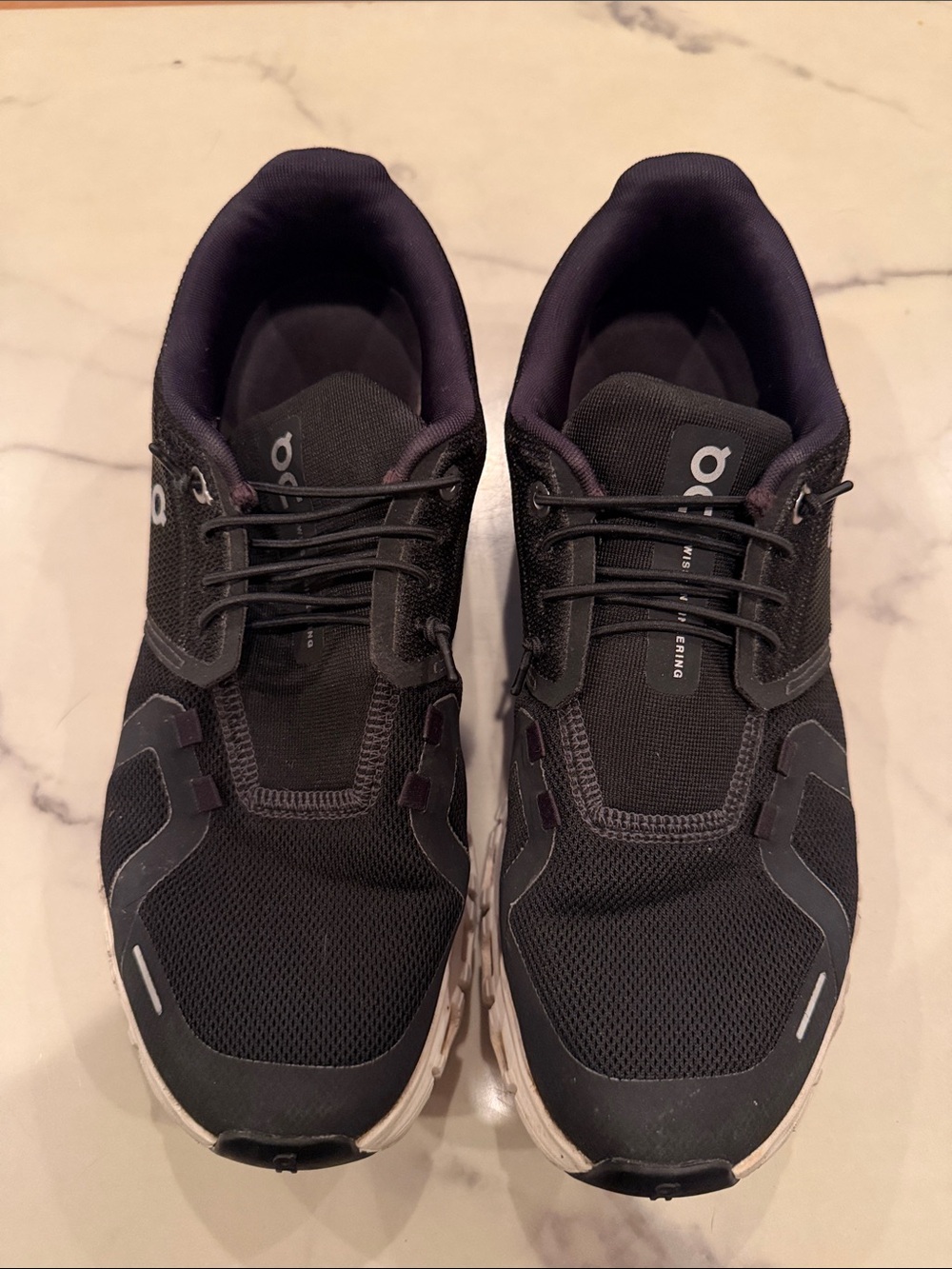 On Cloud 6 Running Women’s Sneakers
